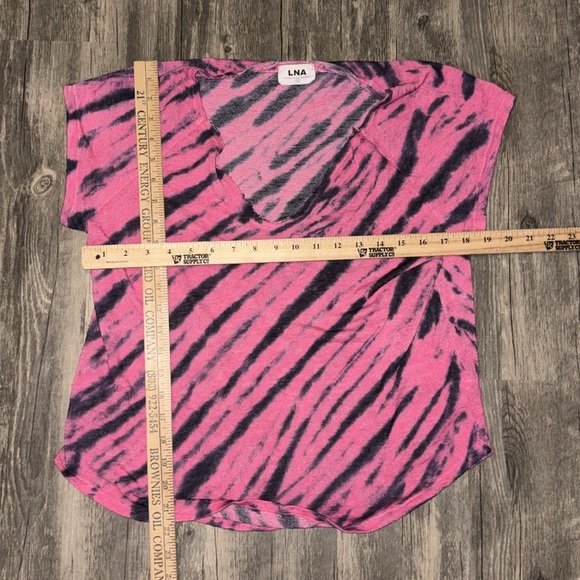 LNA - BLITHE TEE - MAGENTA TIE DYE woman’s small - Picture 3 of 6